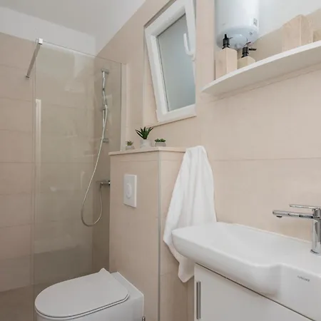 Holiday home In With Kitchen *