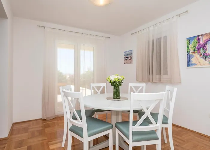 Beautiful In Nyaraló